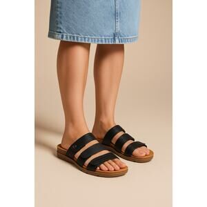 Cobb Hill Women’s Size 7 Black Triple Strap Leather Comfort Slide Sandals